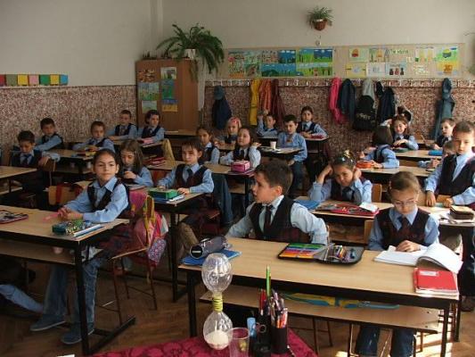 Părinţi şi profesori, împotriva lecţiilor digitale şi a utilizării tabletelor în şcoli
