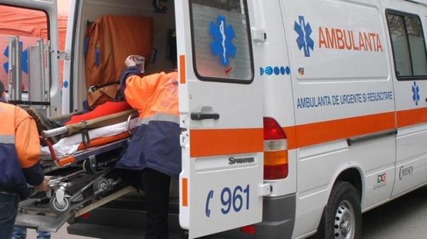 Adolescent de 16 ani la spital după ce a fost înjunghiat de un alt tânăr