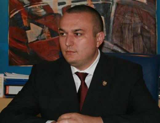Primarul din Ploiești, reţinut pentru luare de mită şi abuz în serviciu