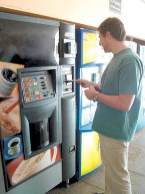 Bei CAFEA de la AUTOMAT? Nu ai idee la ce PERICOL te expui în fiecare zi