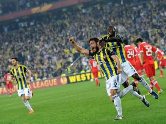 Autocarul echipei Fenerbahce atacat cu focuri de armă, şoferul vehiculului a fost rănit