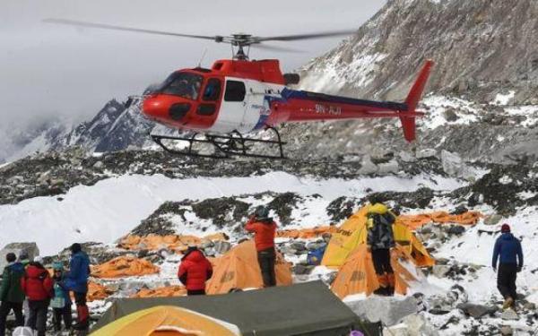 Nepal: Un elicopter al pușcașilor marini americani, dat dispărut în zona cutremurului