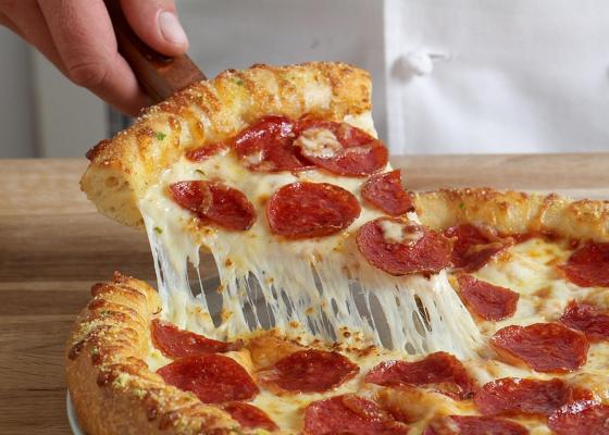 Vrei PIZZA ca la restaurant? Acum o poţi face ACASĂ. Iată secretele pe care trebuie să le ştii