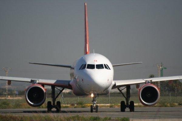 Cel puțin patru curse transatlantice spre SUA, vizate luni de alarme false