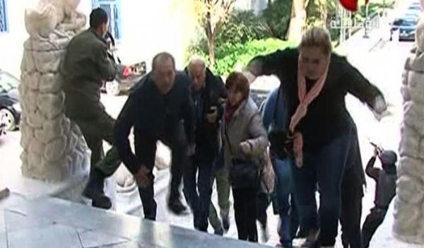 Bilanț final atentat Tunisia: 30 de britanici și alți opt cetățeni străini