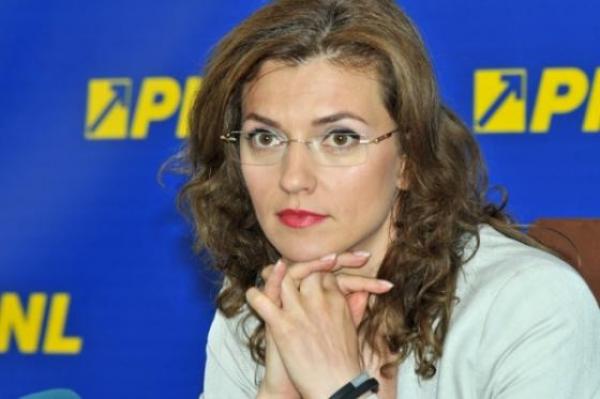 Alina Gorghiu: "Urmează o moţiune de cenzură în toamnă."