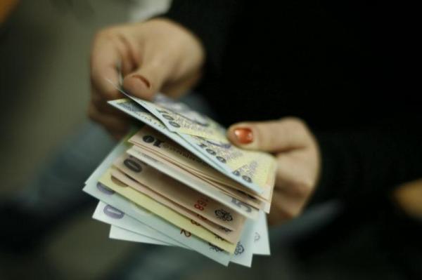 Salarii mai mari cu 70%! Cine se bucură de aceste măriri