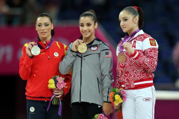 Una dintre cele mai iubite gimnaste S-A DEZBRĂCAT pentru o cunoscută revistă!