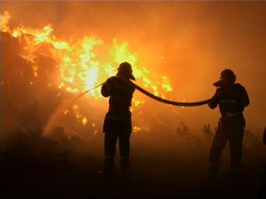 Incendiu pe calea ferată. Circulaţia între Simeria şi Petroşani, întreruptă