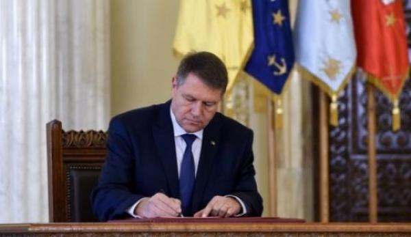Președintele Klaus Iohannis l-a decorat post-mortem pe subinspectorul de poliție Gheorghe Ionescu