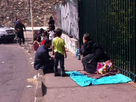 Au fost evacuate două tabere de migranți de la Paris