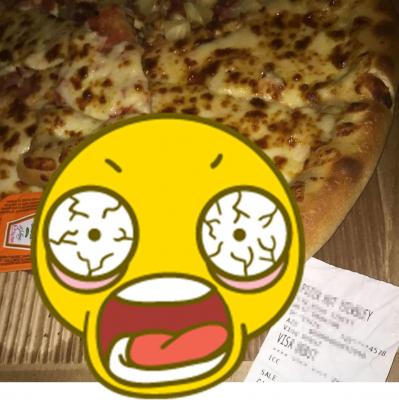 Au avut un ŞOC când au văzut ce era în CUTIA de PIZZA! Ce au găsit doi tineri în cina lor este de neînchipuit