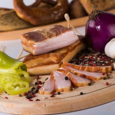 Medicamentul tradițional al românilor: Ce boli vindecă SLĂNINA. Efecte MIRACULOASE, mai ales asupra FUMĂTORILOR