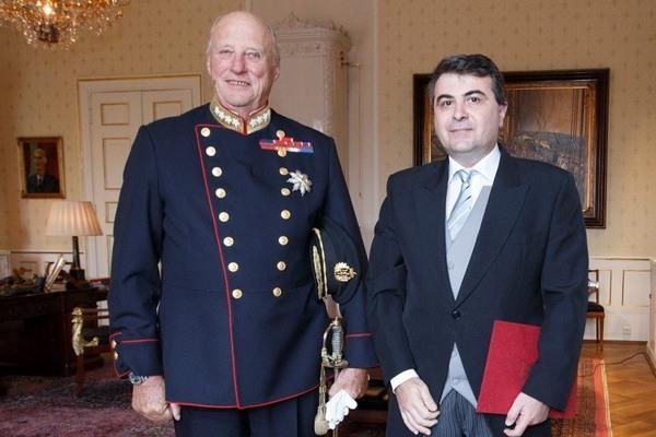 Ambasadorul român la Oslo s-a întâlnit cu familia Bodnariu, iar consulul va putea vizita copiii