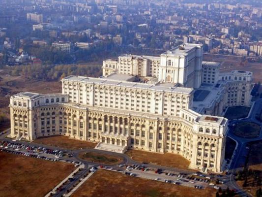 Alarmă falsă cu bombă la Parlament. Bărbatul care a sunat a fost ridicat de la domiciliu