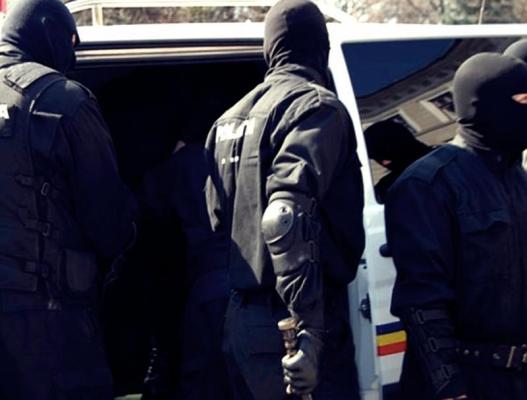 Şeful Poliţiei Sinaia, acuzat de trafic de influenţă, a fost arestat preventiv