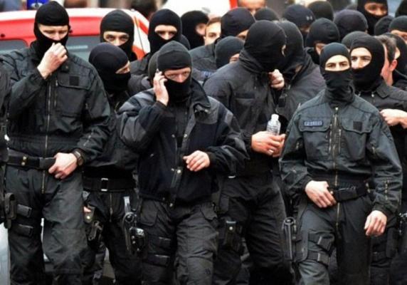 Atacatorul sinucigaş din apartamentul de la Saint-Denis a fost identificat