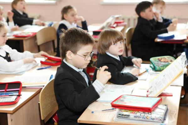 Scrisoarea emoţionantă a unei mame te va lăsa fără cuvinte: “Dragă şcoală, Rareş are o viaţă de trăit. Rareş nu are o şcoală de trăit, ci o viaţă”