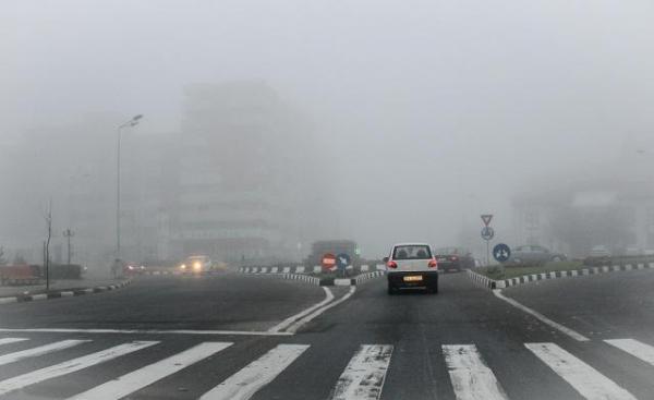 ATENŢIONARE METEO: Cod galben de ceaţă în cinci judeţe. Vizibilitatea este sub 50 de metri