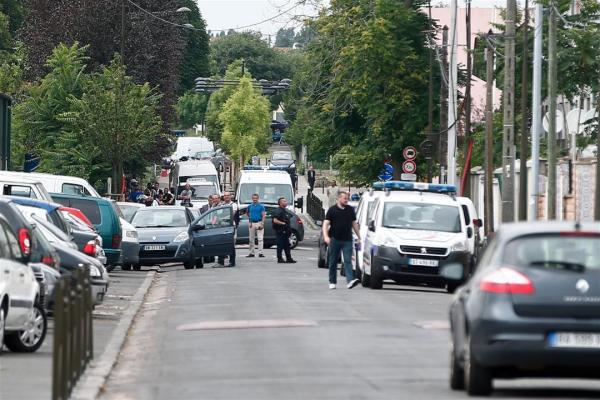 Atacuri VIOLENTE asupra profesorilor în Franţa. “Nu există decât un singur stăpân şi acela este Allah!”