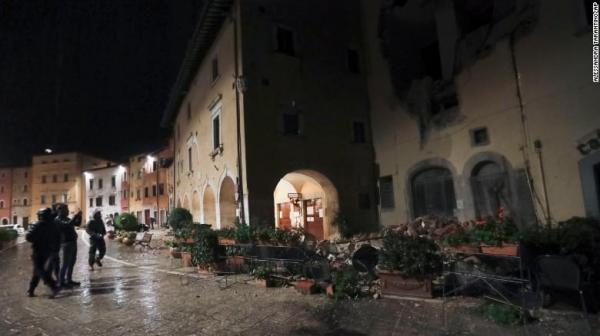 PANICĂ şi GROAZĂ în Italia: IMAGINI teribile surprinse în timpul cutremurelor din Italia (VIDEO)