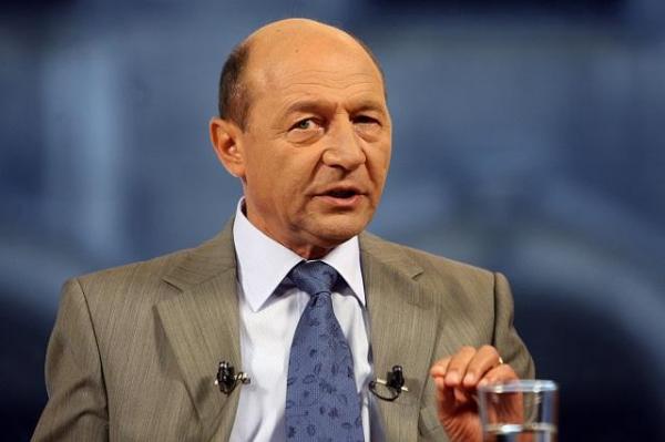 Traian Băsescu se dezlănţuie! Fostul preşedinte a recunoscut ÎN DIRECT că din şpăgile de la Microsoft a fost finanţată şi campania sa: “Banii s-au dus în campanii electorale, inclusiv în a mea”