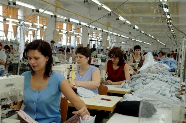 VESTE URIAŞĂ pentru angajaţi! Anunţul pe care îl aştepta toată România. Este o PREMIERĂ pentru români!