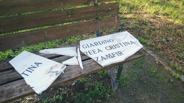 Şocant, la Florenţa: o plăcuţă comemorativă dedicată româncei crucificate în urmă cu 2 ani a fost VANDALIZATĂ