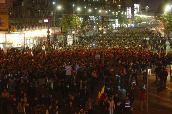 AVERTISMENTUL unui politician român: "Vor fi mişcări de stradă masive. PSD trebuie să se gândească dacă doreşte să arunce ţara într-o luptă socială"