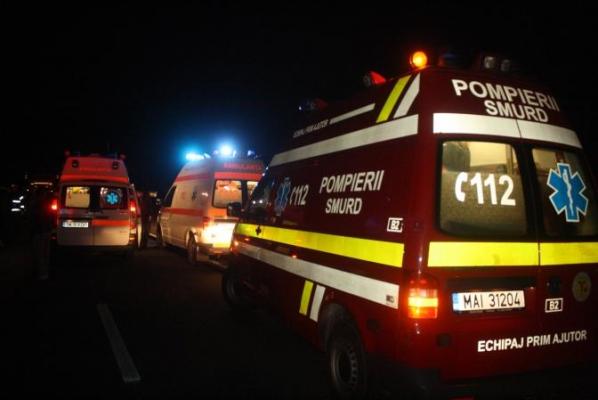 Doi MORŢI şi opt RĂNIŢI într-un accident rutier în Prahova