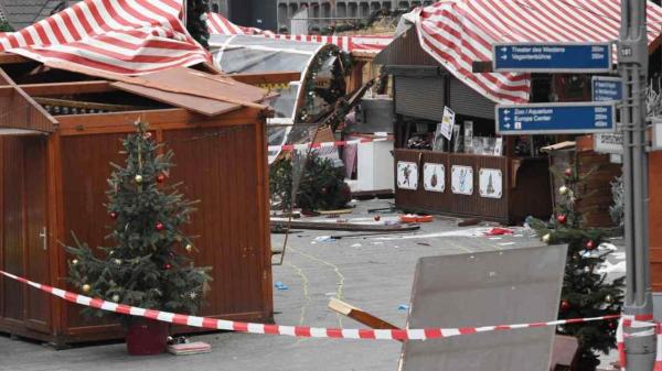 Norocul uriaş al unui român din Berlin: a fost SALVAT DE O BERE din calea teroristului. Nişte sibieni care vindeau brânză s-ar fi aflat chiar în zona unde a fost atentatul