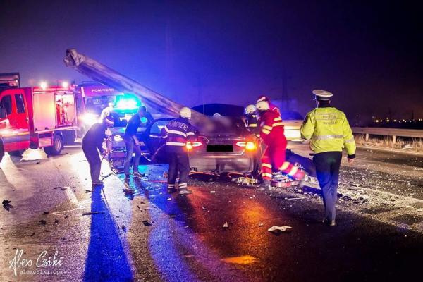 Accident înfiorător la Buzău! O fată de 18 ani a fost strivită în maşină de parapet metalic de 4 METRI (UPDATE)