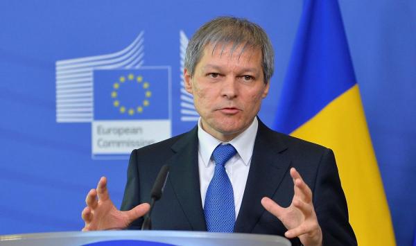 Mesaj de Crăciun de la Premierul Cioloş: "mulţumesc pentru speranţa şi cele câteva certitudini pe care le-am împărtăşit împreună"