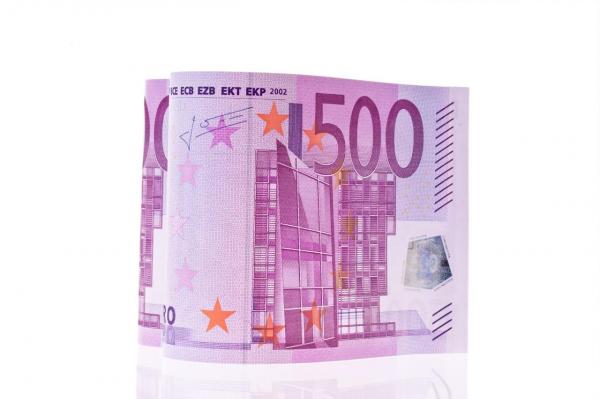 Moneda națională, în corzi pe fondul crizei politice: Leul scade la cel mai jos nivel din ultimii 3 ani. Dolarul – un nou maximum istoric!
