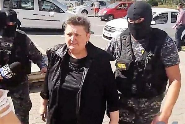 O fostă angajată CEC a furat un milion şi jumătate de euro şi va face trei ani de puşcărie. Nimic despre recuperarea prejudiciului