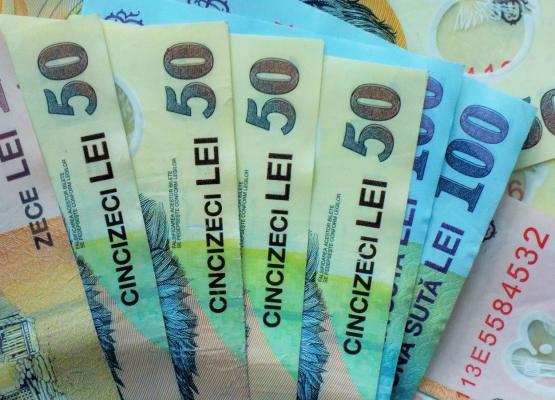 Gaură la buget de peste 38 de milioane de euro! Cinci oameni de afaceri, trimişi în judecată pentru evaziune şi spălare de bani 