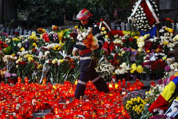 Acuzaţii grave! La trei luni de la tragedia din Colectiv NU s-a făcut dreptate