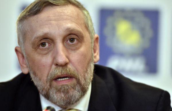 Munteanu: Am consimțit să-mi retrag candidatura. Sunt convins că PNL va găsi o soluție