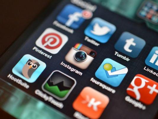Facebook va permite înregistrarea și postarea videoclipurilor drept răspuns la mesaje