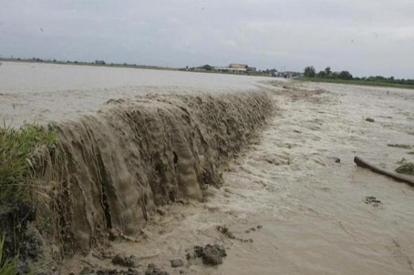 AVERTIZARE METEO: Cod Portocaliu de inundaţii în judeţul Arad