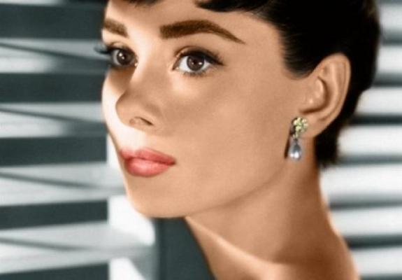 În premieră: Scrisori ce au aparţinut celebrei actriţe Audrey Hepburn, dar care nu au fost prezentate niciodată în public, scoase la licitaţie