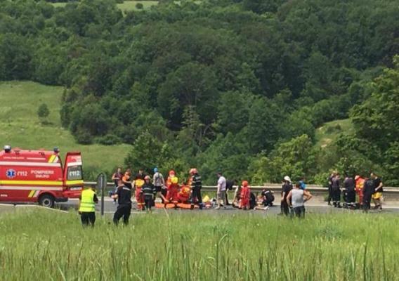 IMAGINI DRAMATICE surprinse la locul tragediei din Perşani la scurt timp după accident (VIDEO)