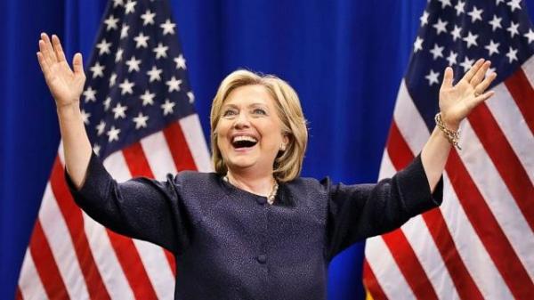 Hillary Clinton, felicitată de către Preşedintele Barack Obama pentru victoria sa în alegerile primare democrate