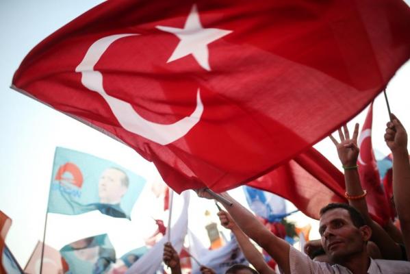 Anunţ ŞOCANT:  Mai mulți militari și polițiști turci s-au sinucis după lovitura de stat eșuată