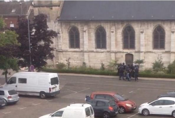 ATACUL TERORIST din biserica din Normandia: VIDEO cu momentul intervenţiei poliţiştilor