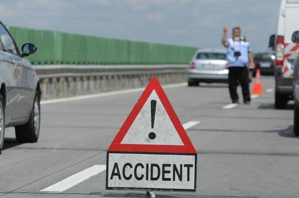 CARAMBOL pe Autostrada Soarelui. Trei mașini implicate în accident. Traficul spre Constanța este blocat