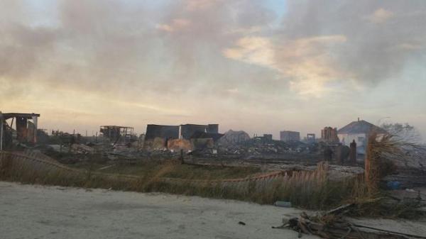 ALERTĂ! Incendiu devastator la Vadu. Un recipient sub presiune a explodat. IMAGINI de la faţa locului