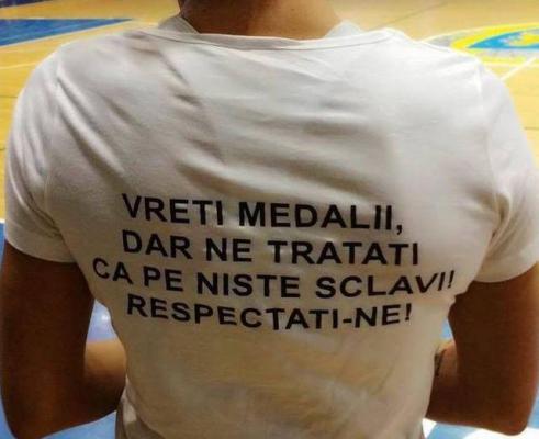 PROTESTUL unei handbaliste la adresa autorităţilor: "Vreţi medalii, dar ne tratați ca pe niste SCLAVI!"
