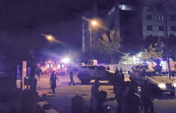 STARE DE CRIZĂ în Turcia: Cel puţin şase oameni au murit şi zeci au fost răniţi, după ce două secţii de poliţie au fost afectate de explozii