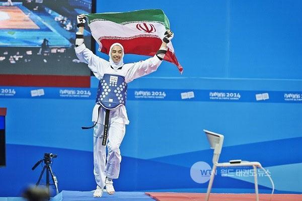 Moment ISTORIC la RIO 2016: După o aşteptare de 120 de ani, o fată de 18 ani a învins restricţiile religioase şi a luat prima medalie a ţării sale (GALERIE FOTO)